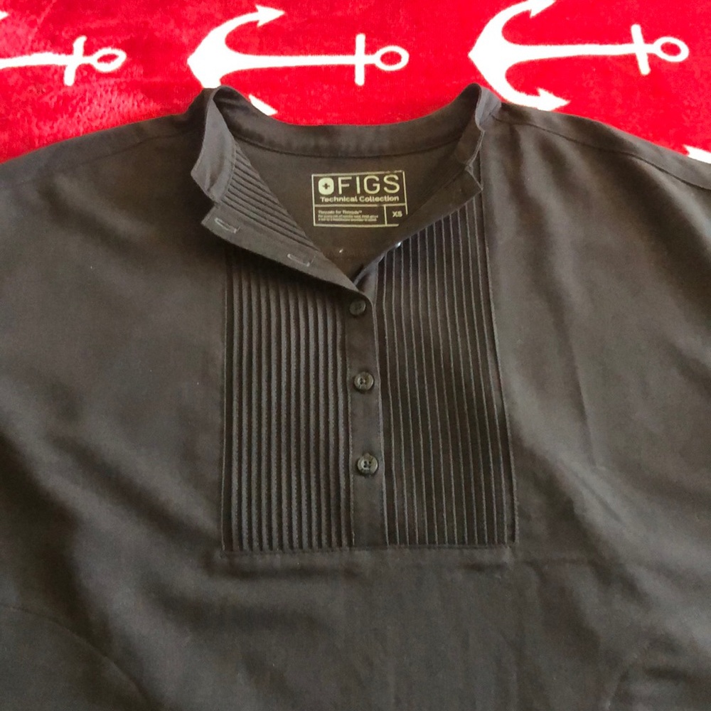 FIGS scrub top